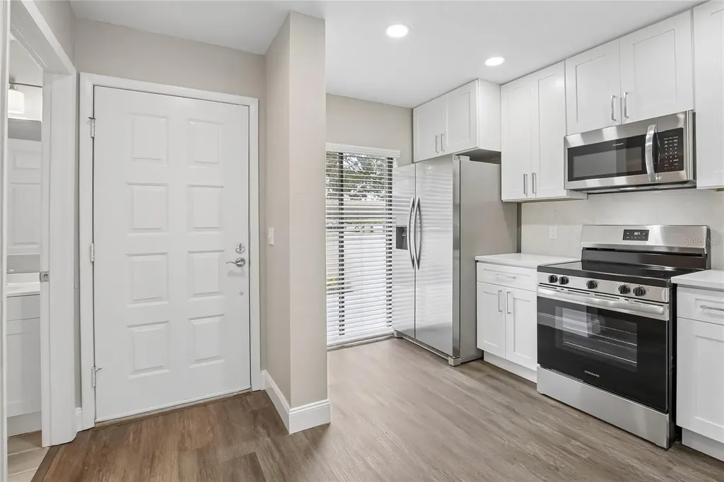 717 Oak Park Place Brandon FL 33511