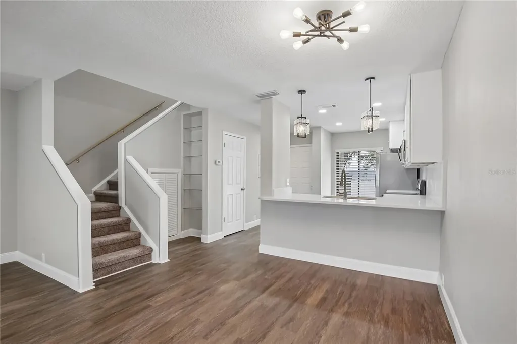 717 Oak Park Place Brandon FL 33511