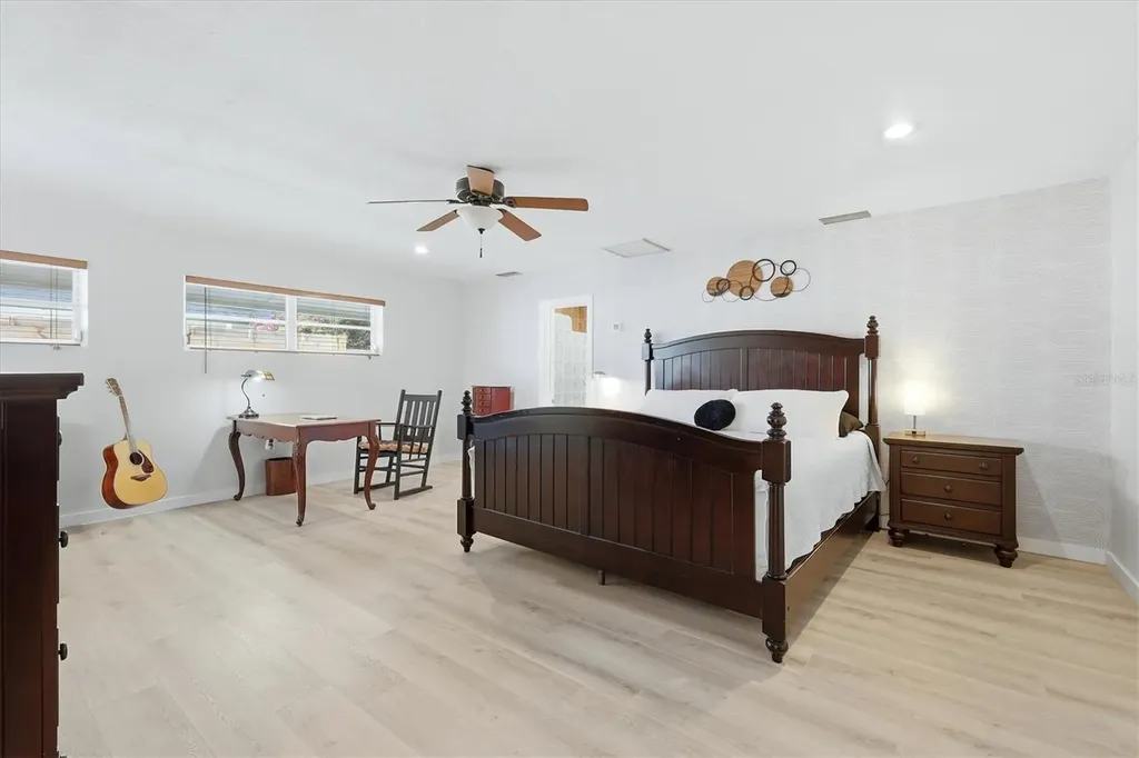 3612 S Lockwood Ridge Road Sarasota FL 34239