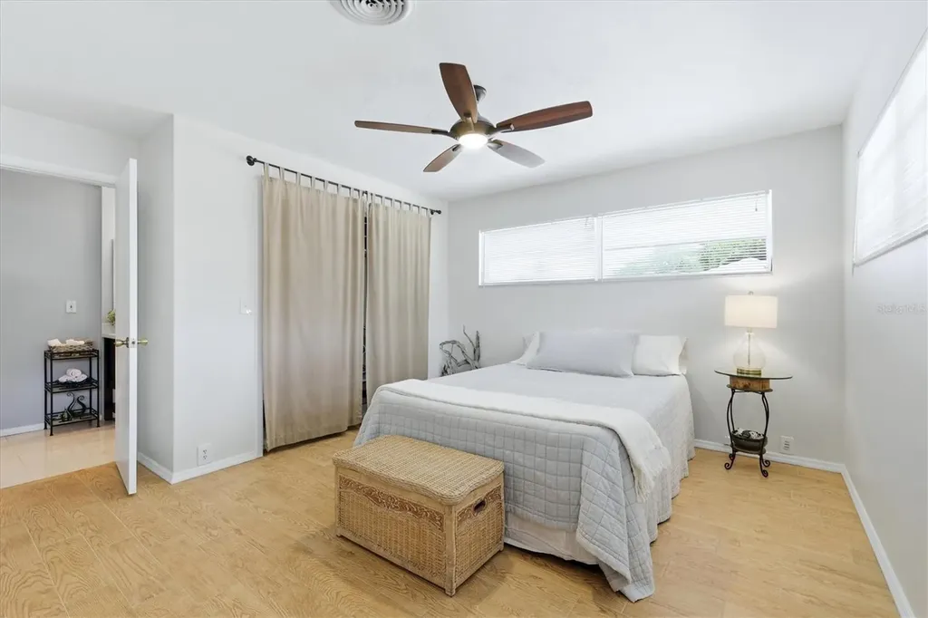 3612 S Lockwood Ridge Road Sarasota FL 34239