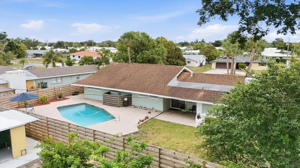 3612 S Lockwood Ridge Road Sarasota FL 34239