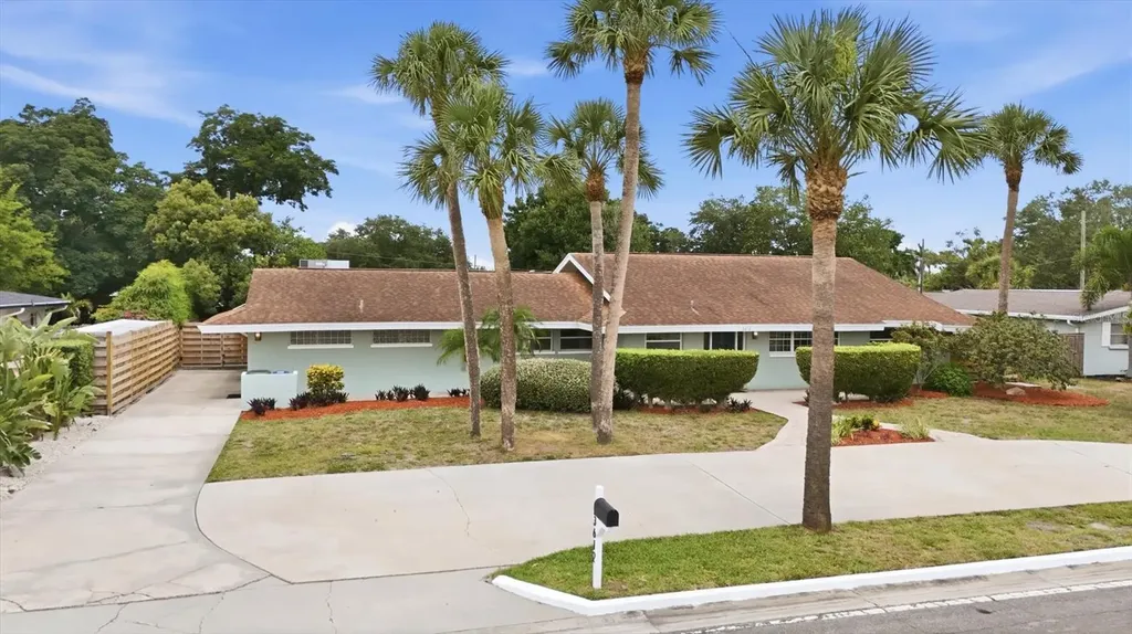 3612 S Lockwood Ridge Road Sarasota FL 34239