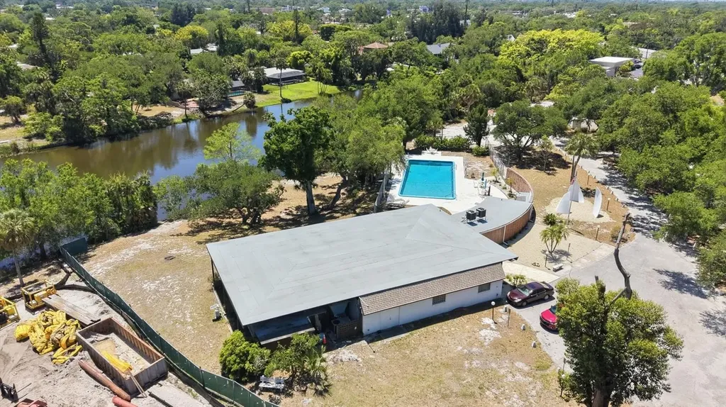 3612 S Lockwood Ridge Road Sarasota FL 34239