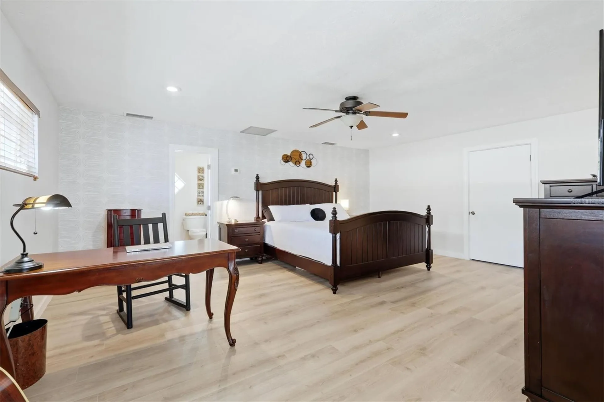 3612 S Lockwood Ridge Road Sarasota FL 34239