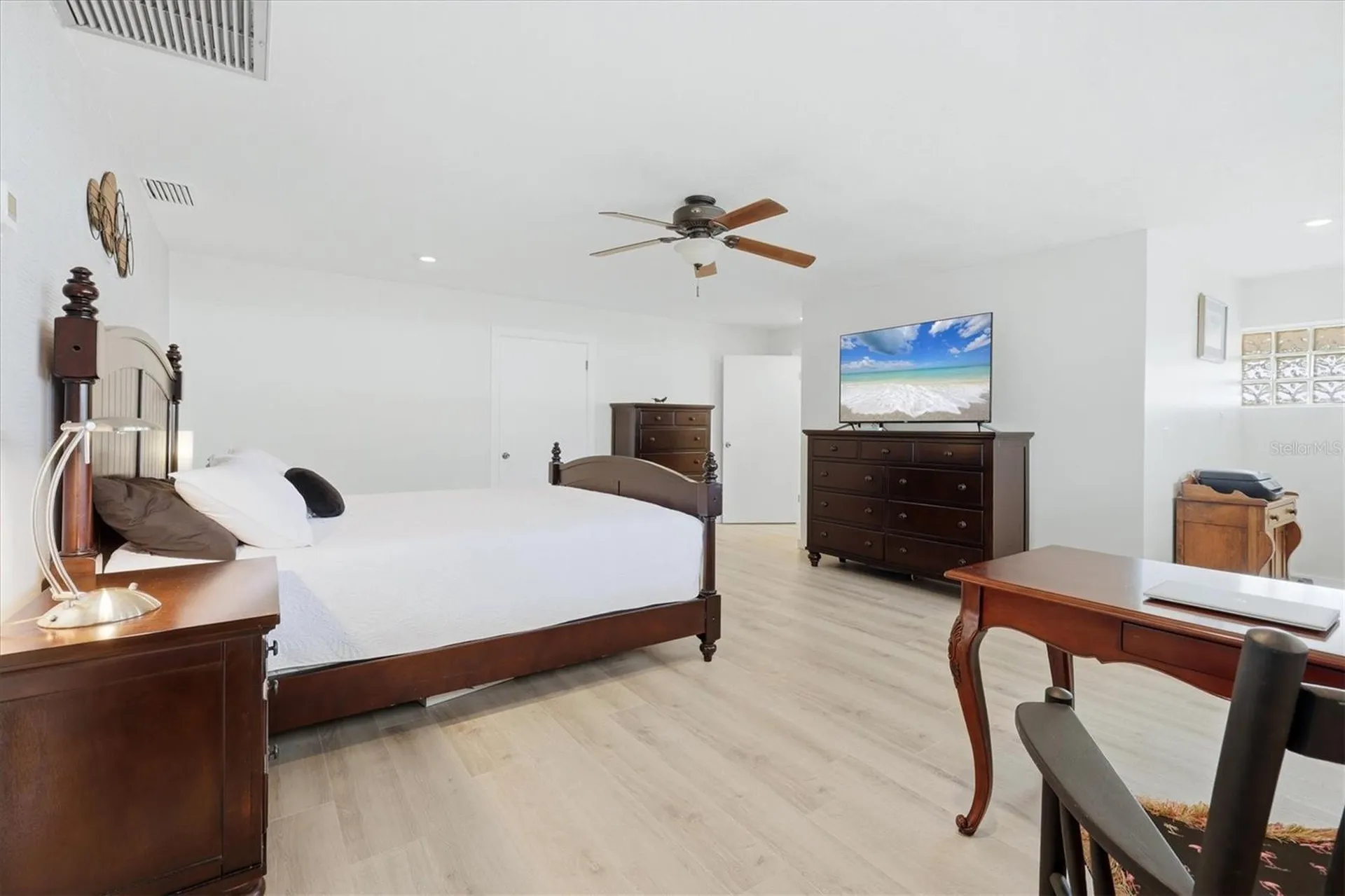 3612 S Lockwood Ridge Road Sarasota FL 34239