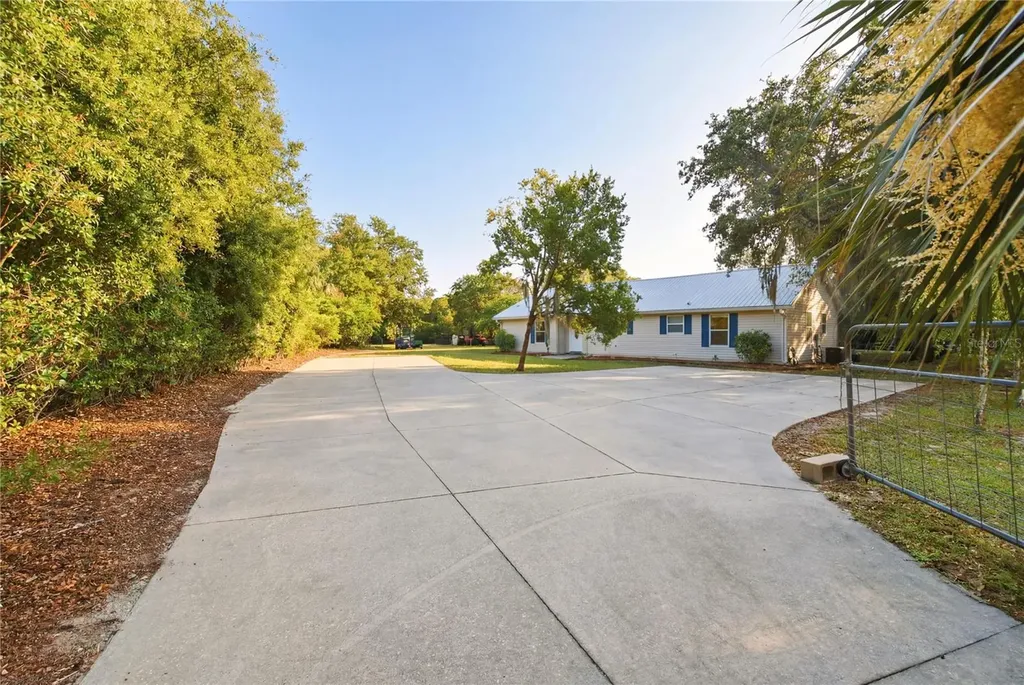 16723 SE 173rd Terrace Road Weirsdale FL 32195