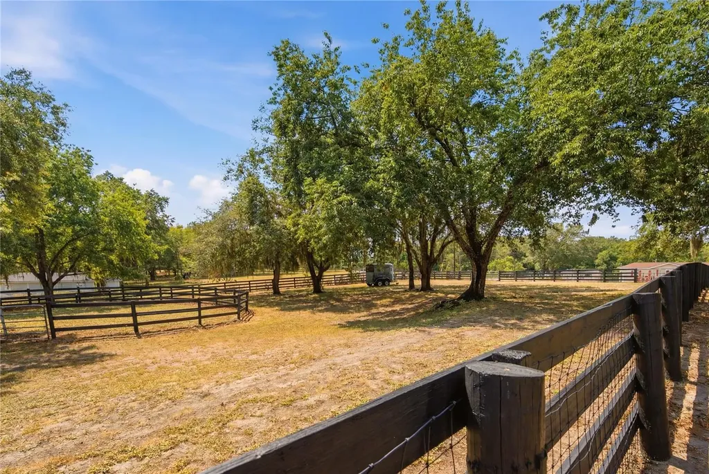 16723 SE 173rd Terrace Road Weirsdale FL 32195