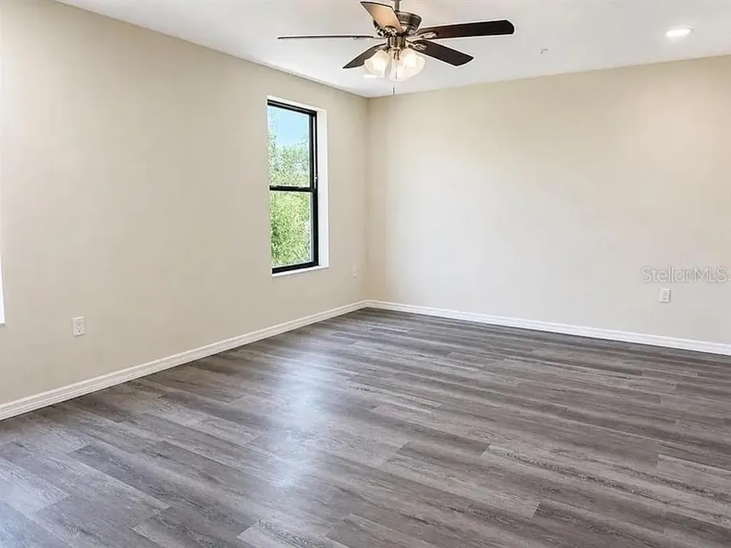 4365 Cambio Gardens Court Tampa FL 33610