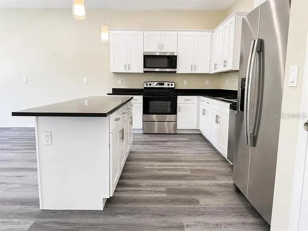 4365 Cambio Gardens Court Tampa FL 33610