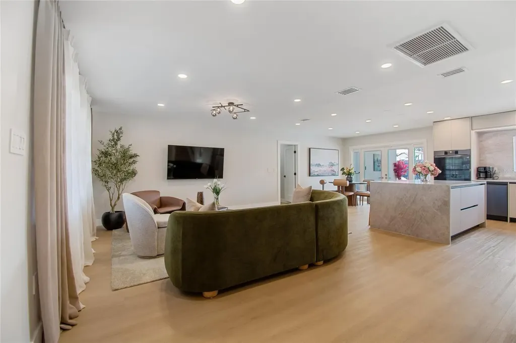 8722 Hickorywood Lane Tampa FL 33615