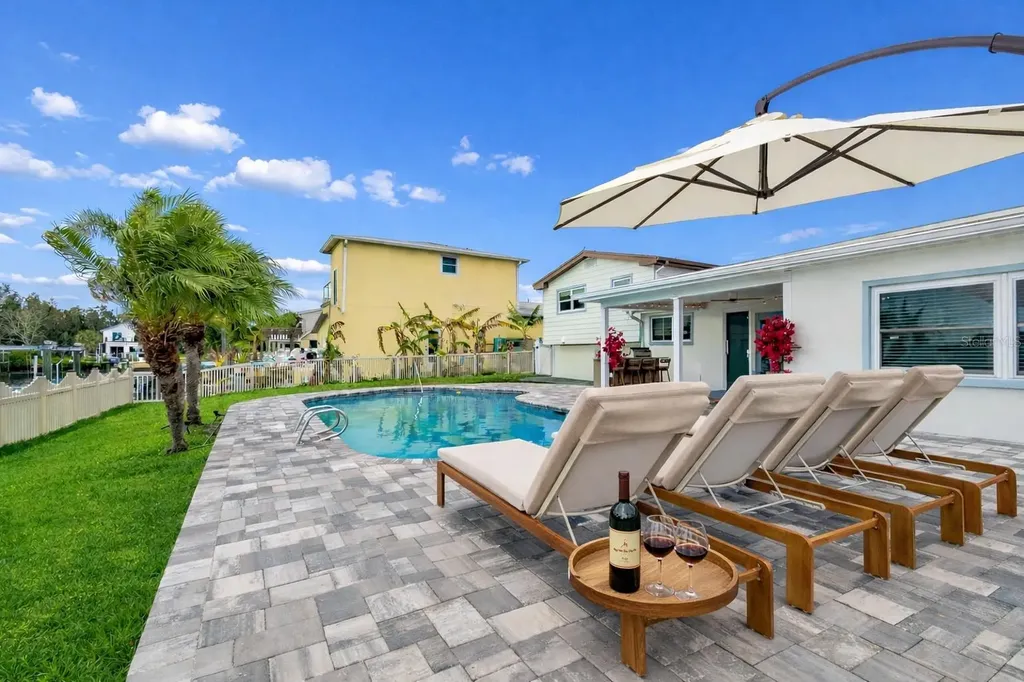 8722 Hickorywood Lane Tampa FL 33615