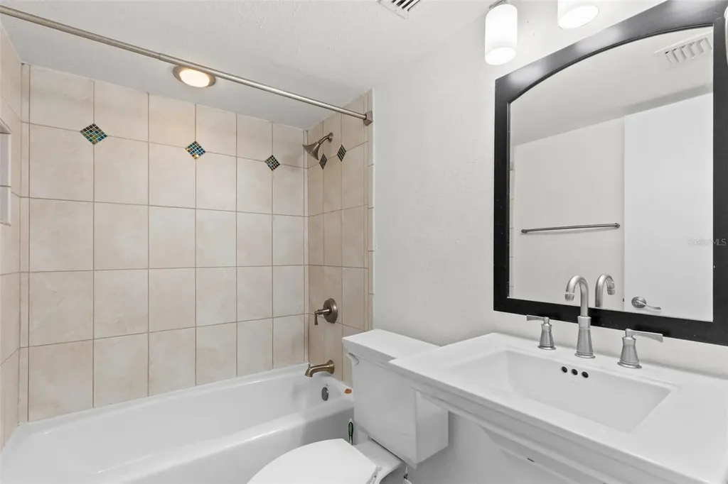 201 W Laurel Street Tampa FL 33602