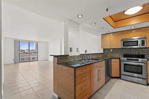 201 W Laurel Street Tampa FL 33602