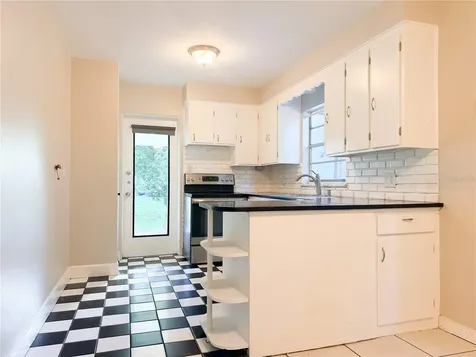 450 E Warren Avenue Longwood FL 32750