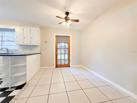 450 E Warren Avenue Longwood FL 32750