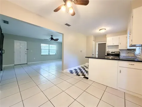 450 E Warren Avenue Longwood FL 32750