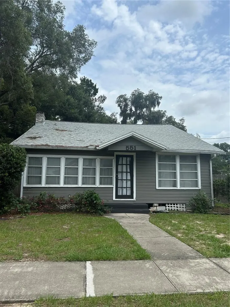 551 E 9th Avenue Mount Dora FL 32757