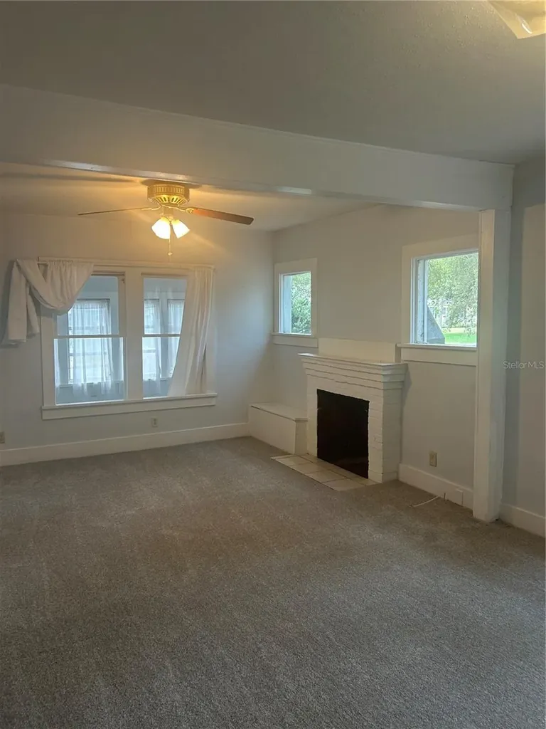 551 E 9th Avenue Mount Dora FL 32757