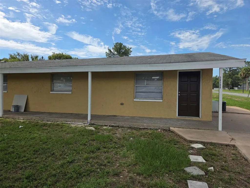 38300 Henry Drive Zephyrhills FL 33542