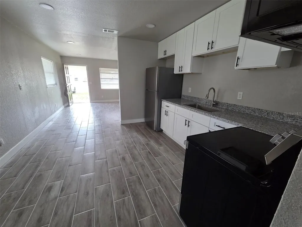 38300 Henry Drive Zephyrhills FL 33542