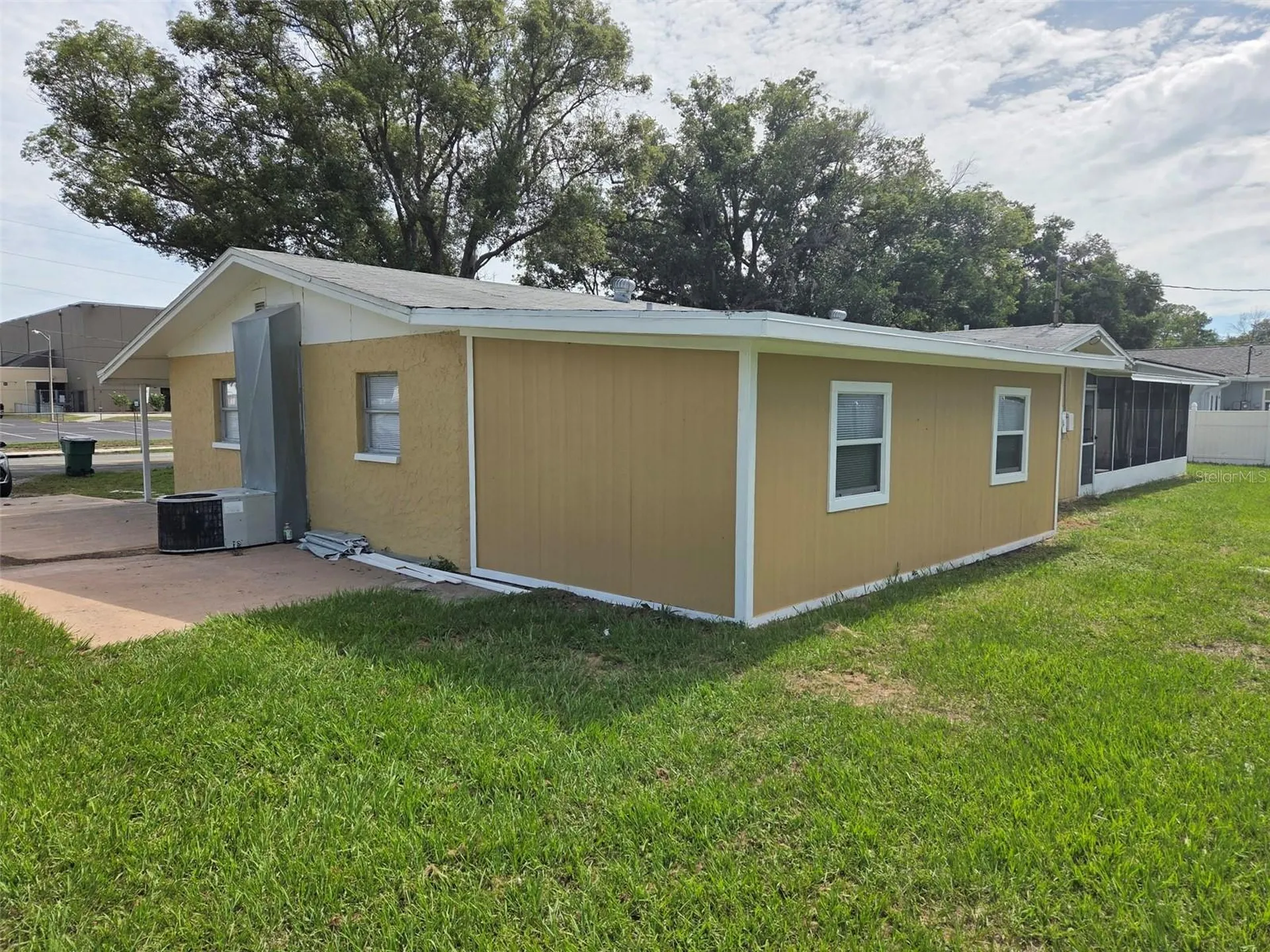 38300 Henry Drive Zephyrhills FL 33542