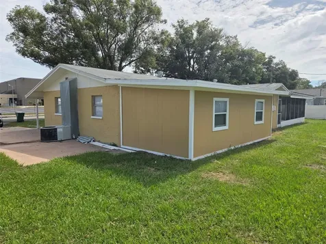 38300 Henry Drive Zephyrhills FL 33542