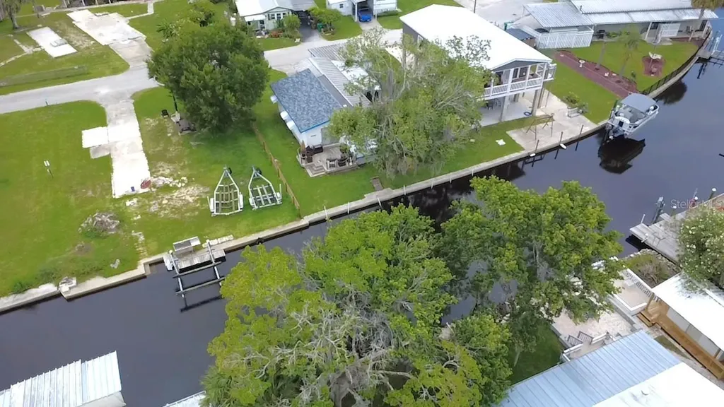 10270 W Grotto Court Homosassa FL 34448