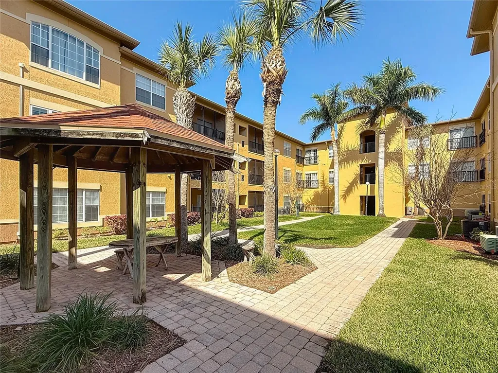 4323 Bayside Village Drive Tampa FL 33615