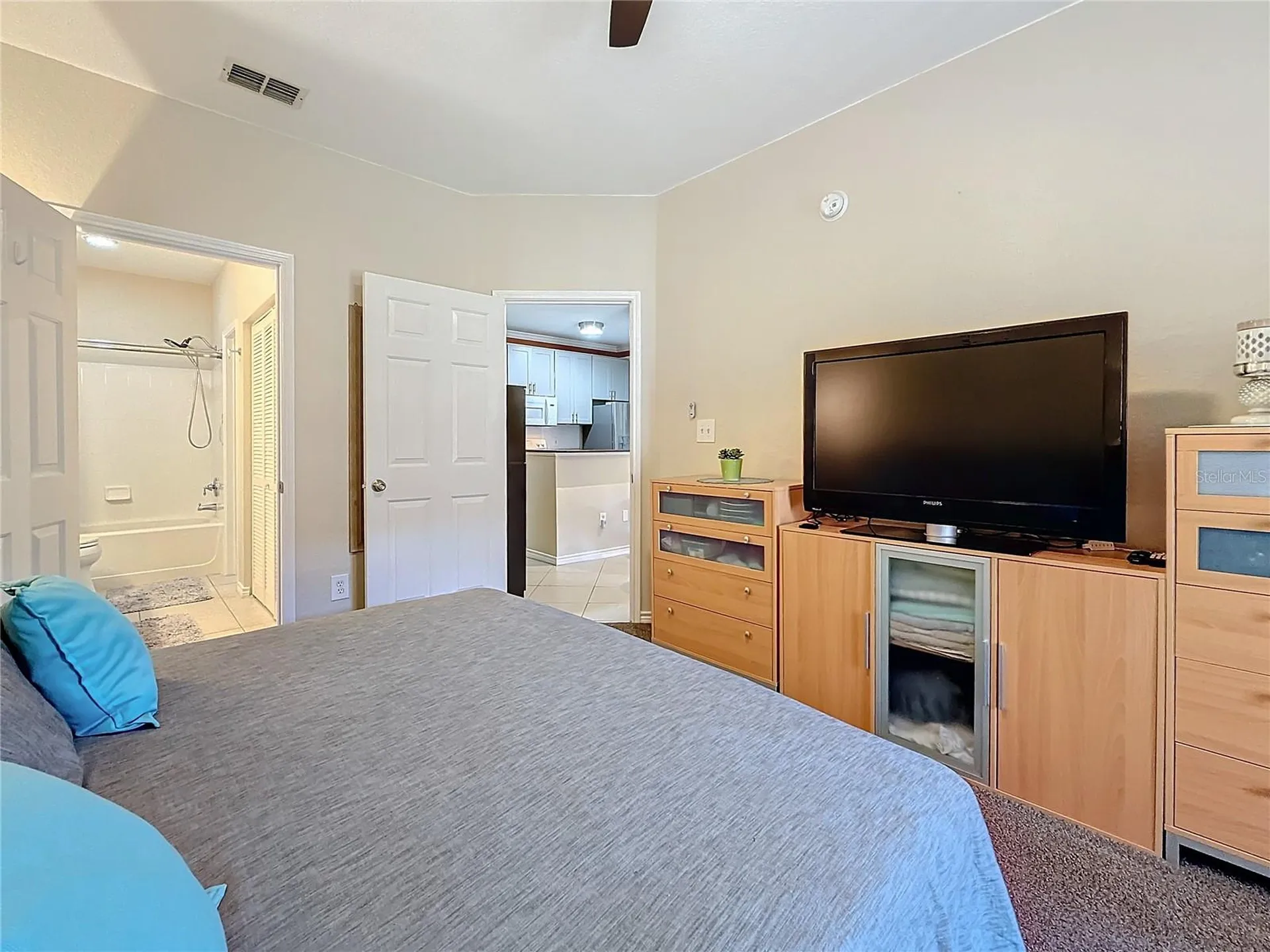 4323 Bayside Village Drive Tampa FL 33615