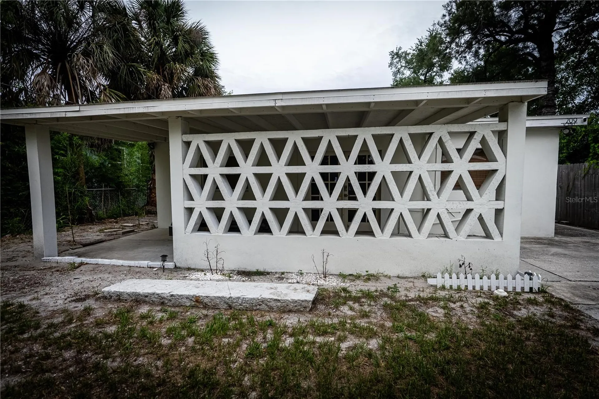 209 W Emily Street Tampa FL 33603