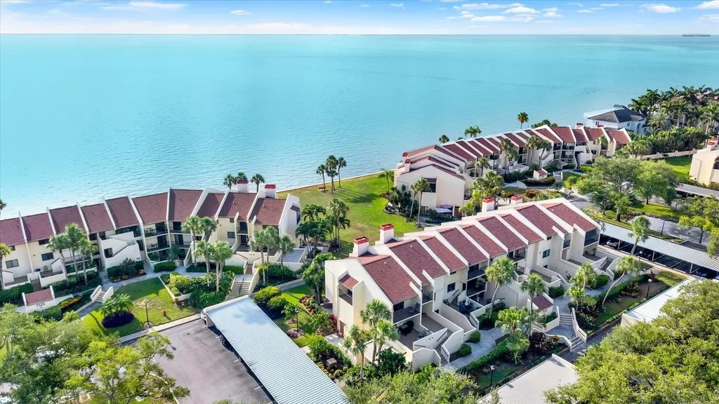 7530 Sunshine Skyway Lane S St Petersburg FL 33711