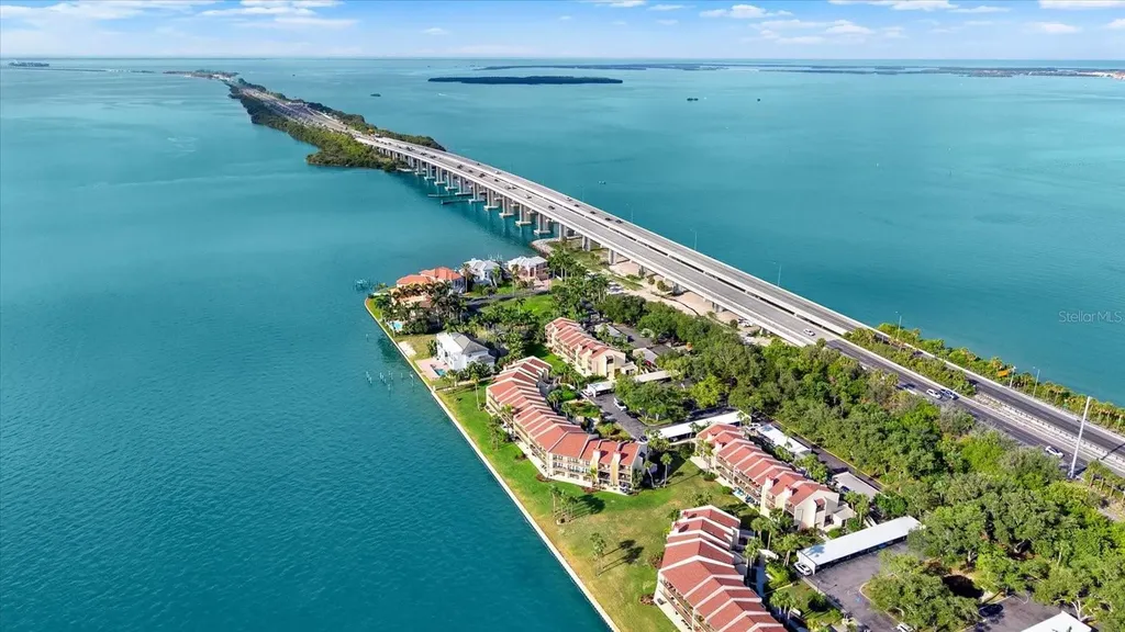 7530 Sunshine Skyway Lane S St Petersburg FL 33711