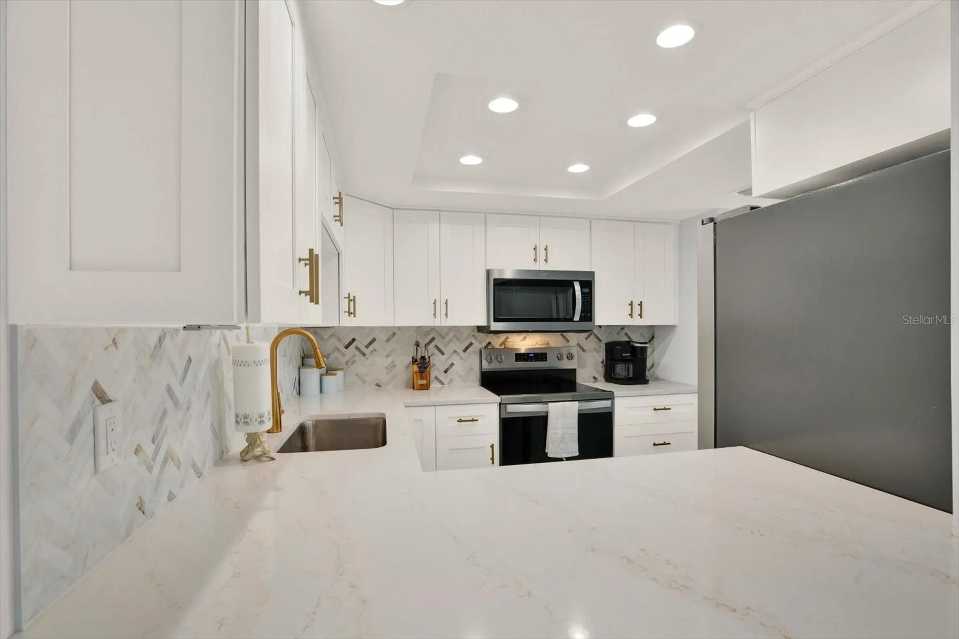 7530 Sunshine Skyway Lane S St Petersburg FL 33711