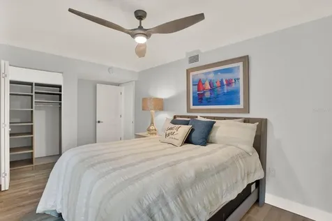 7530 Sunshine Skyway Lane S St Petersburg FL 33711