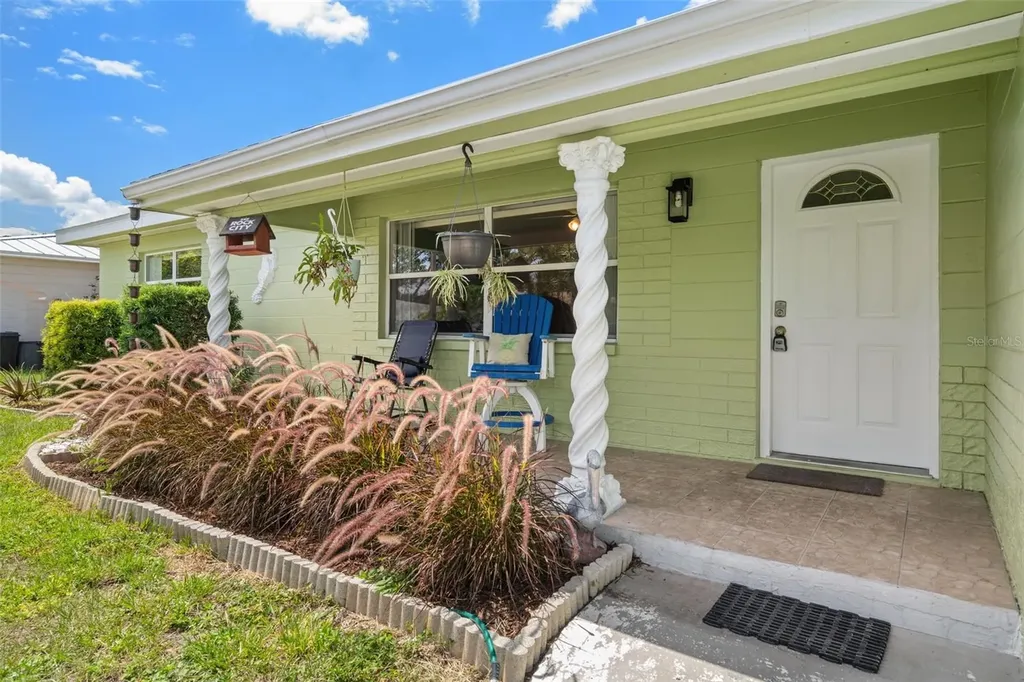 9812 51st Avenue N St Petersburg FL 33708