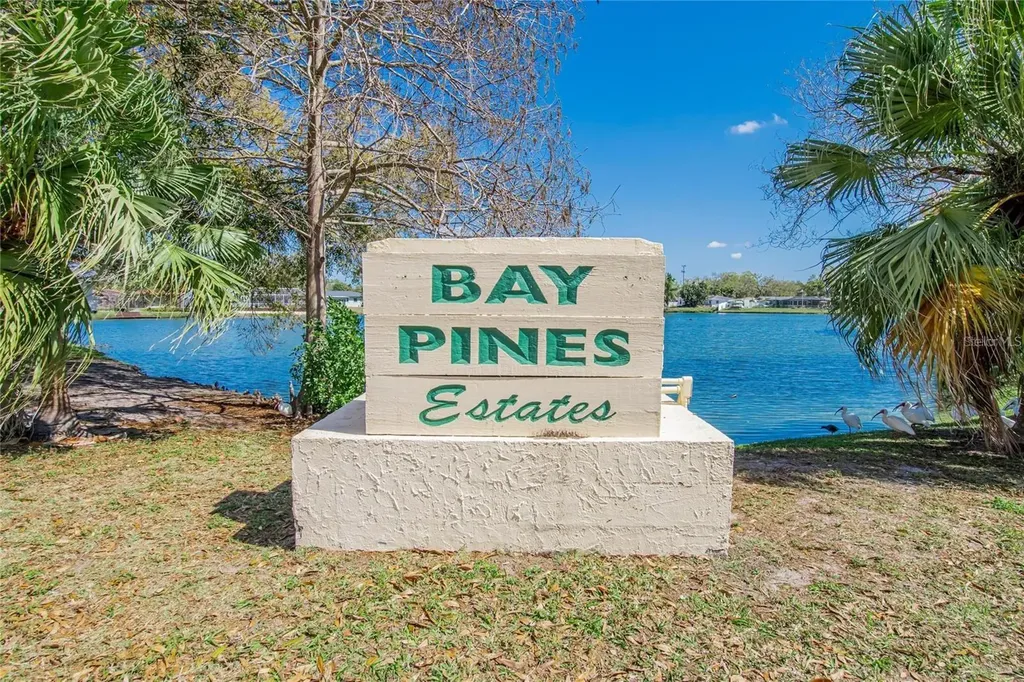 9812 51st Avenue N St Petersburg FL 33708
