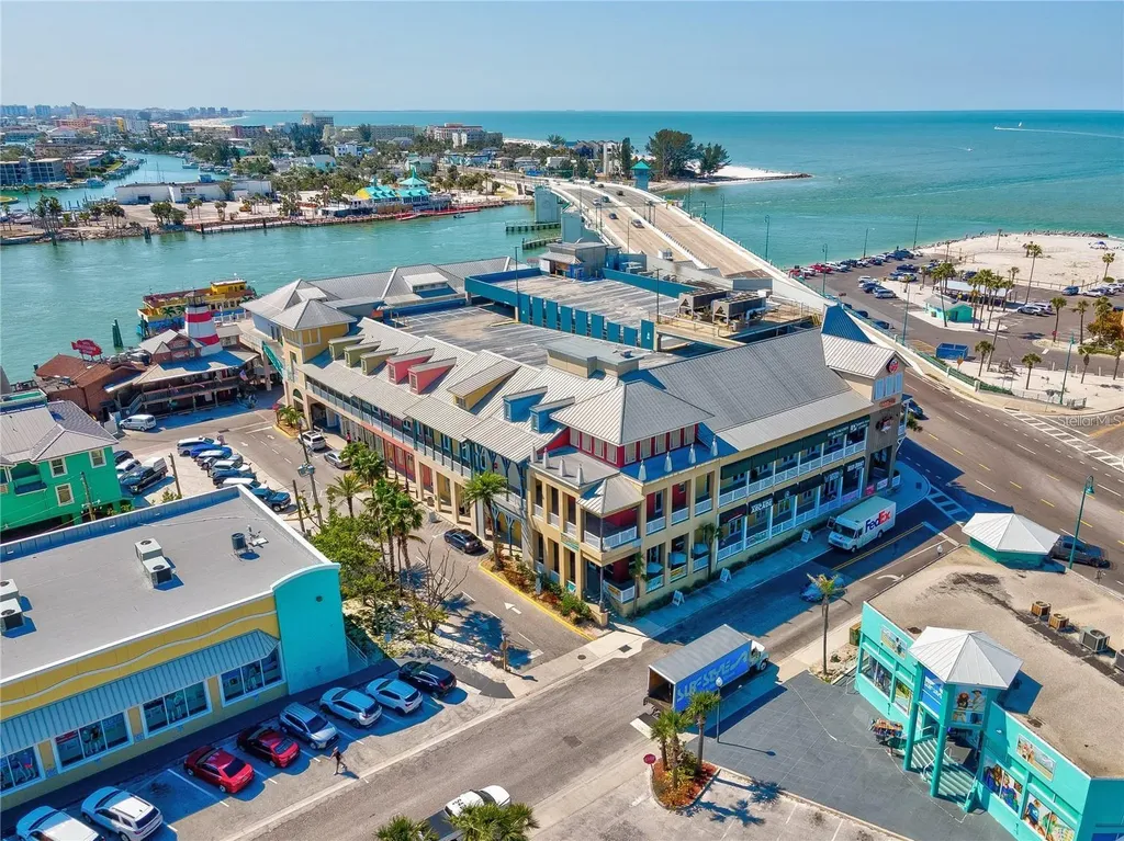 9812 51st Avenue N St Petersburg FL 33708
