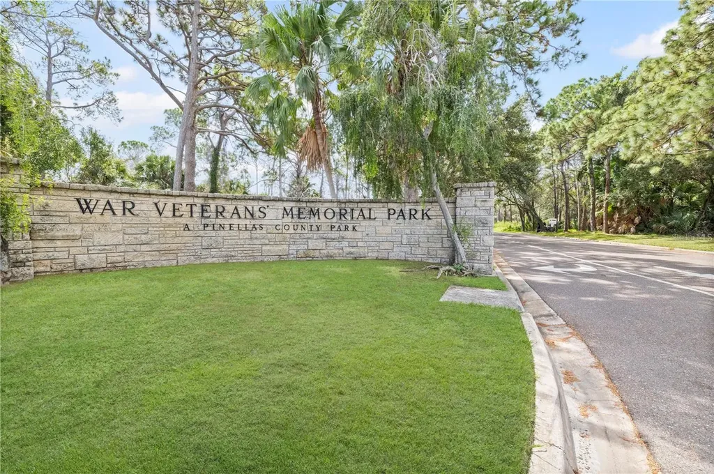 9812 51st Avenue N St Petersburg FL 33708