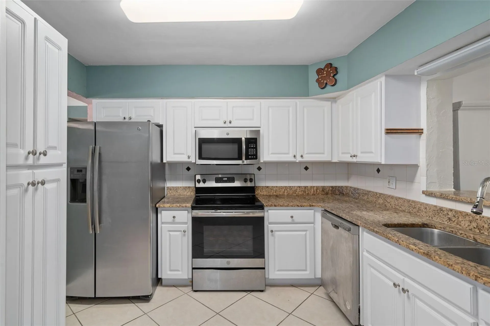 9812 51st Avenue N St Petersburg FL 33708