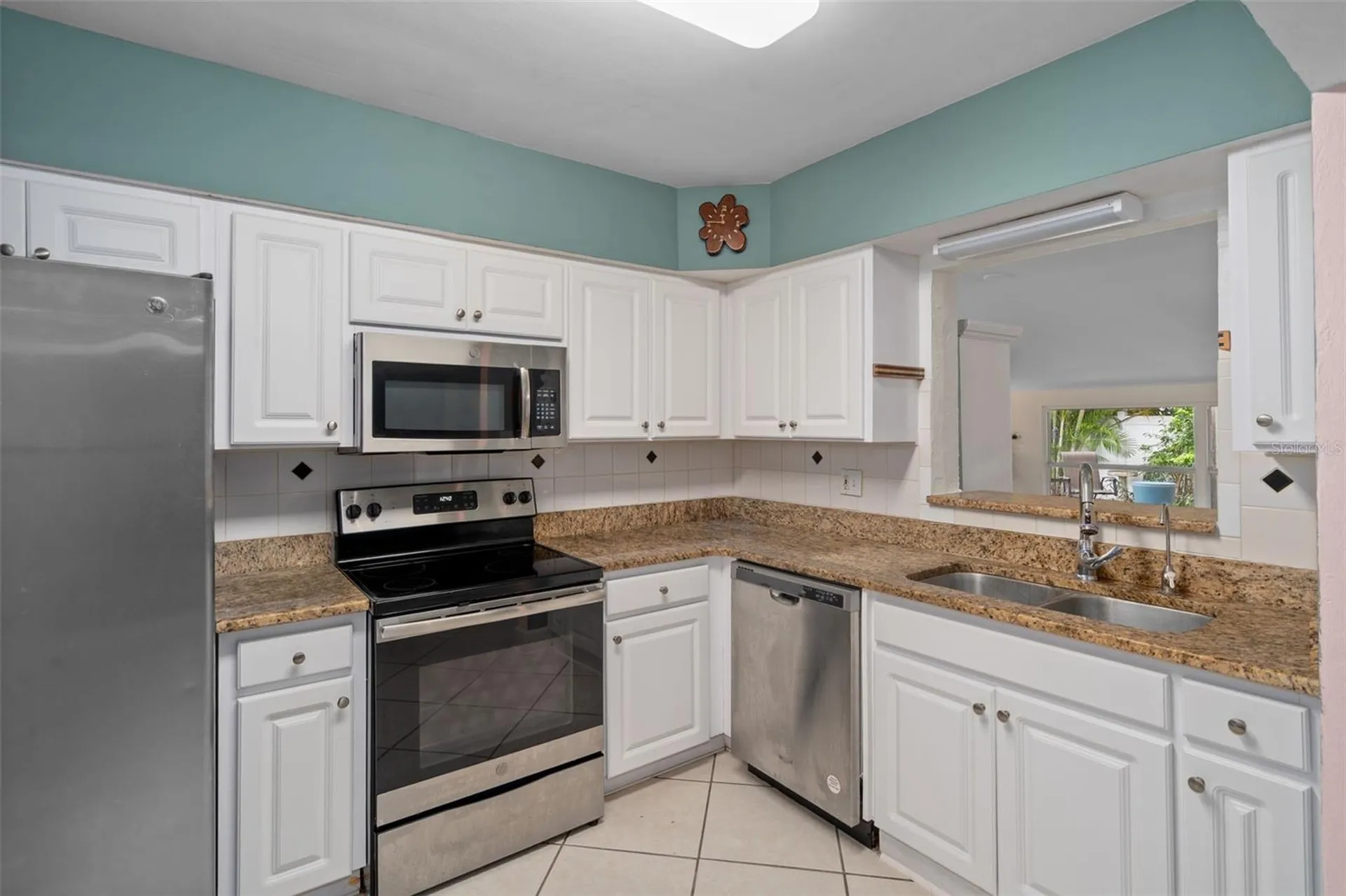 9812 51st Avenue N St Petersburg FL 33708