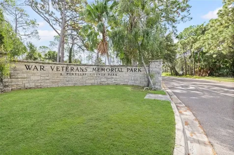 9812 51st Avenue N St Petersburg FL 33708