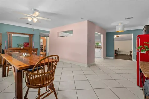 9812 51st Avenue N St Petersburg FL 33708