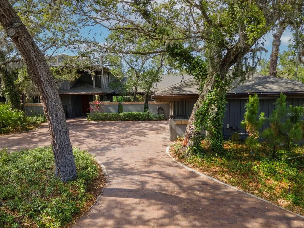 1296 Weybridge Lane Dunedin FL 34698