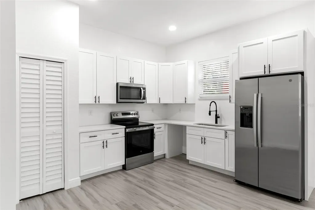 1421 35th Street S St Petersburg FL 33711