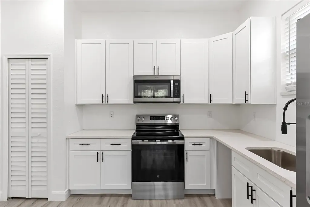 1421 35th Street S St Petersburg FL 33711