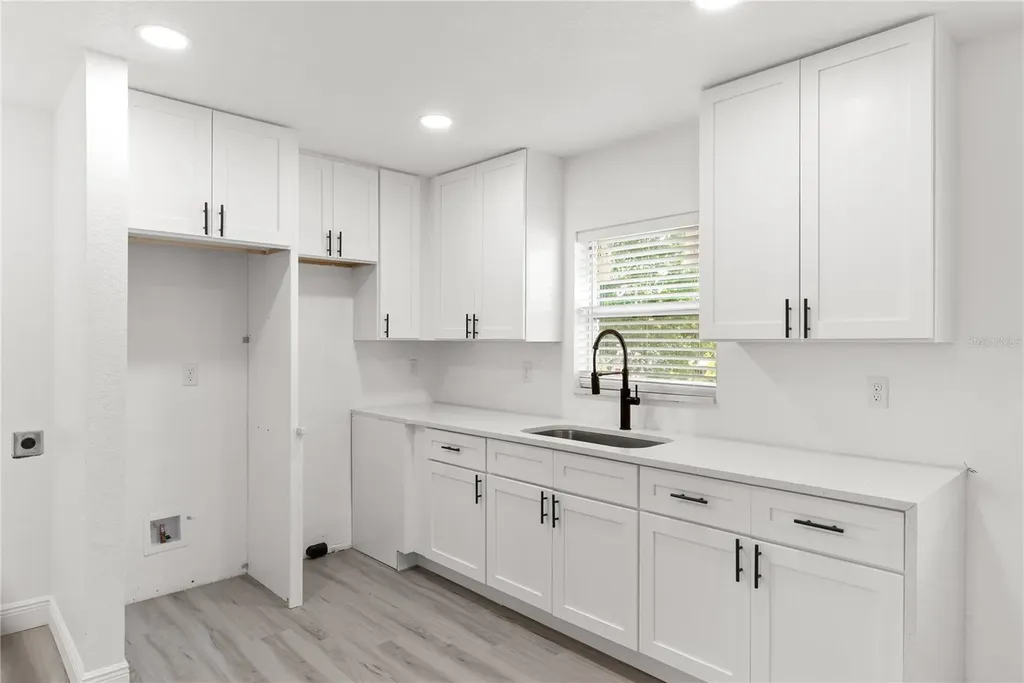 1421 35th Street S St Petersburg FL 33711