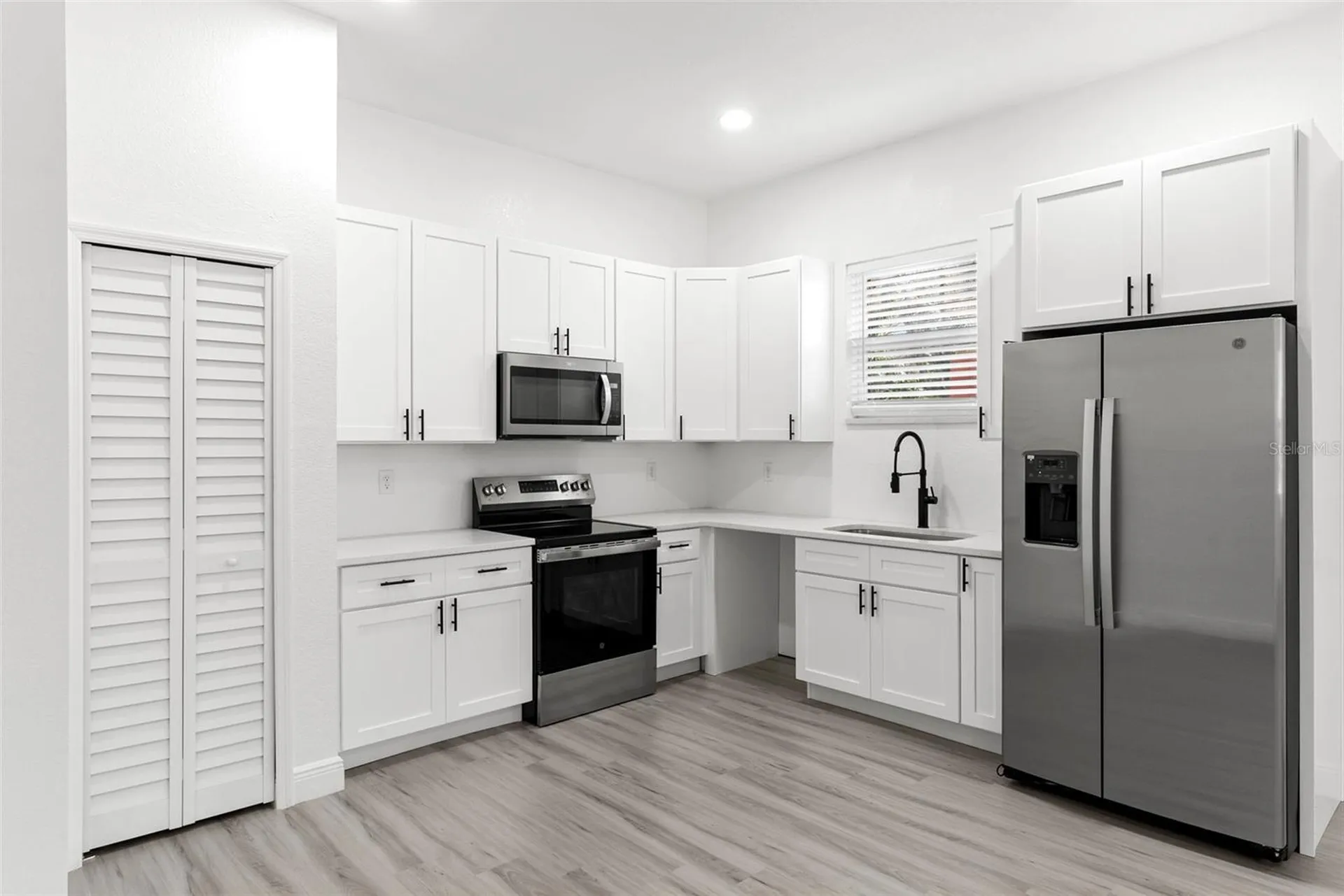 1421 35th Street S St Petersburg FL 33711