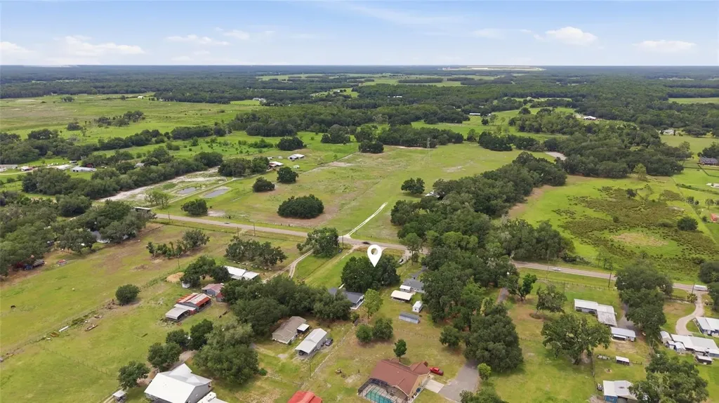 1205 E Knights Griffin Road Plant City FL 33565