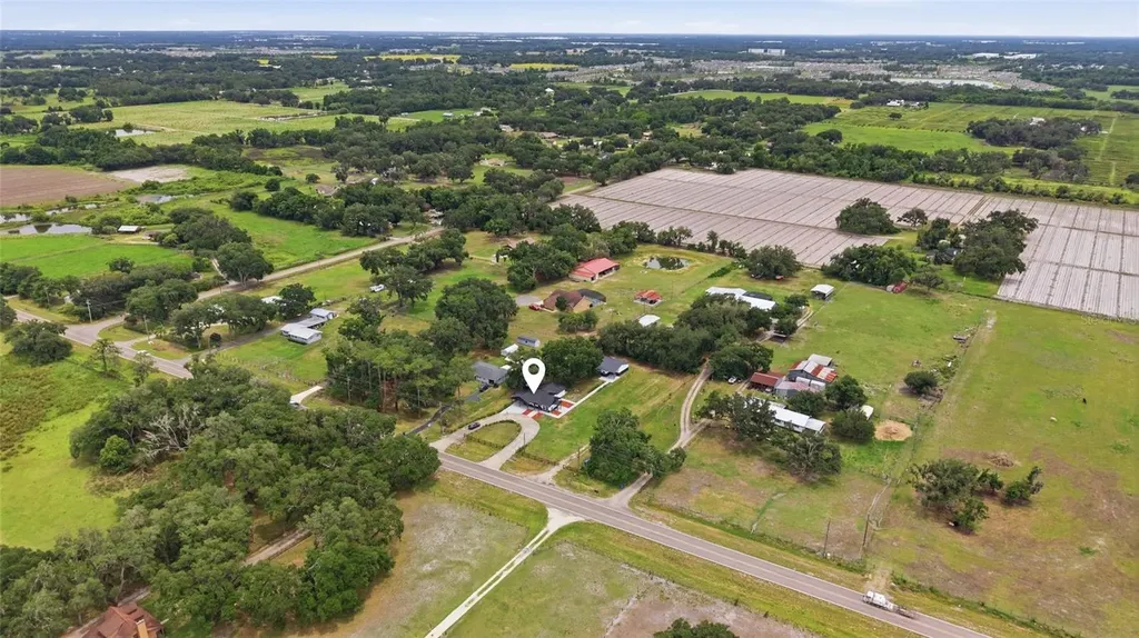 1205 E Knights Griffin Road Plant City FL 33565