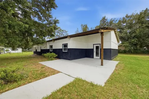 1205 E Knights Griffin Road Plant City FL 33565